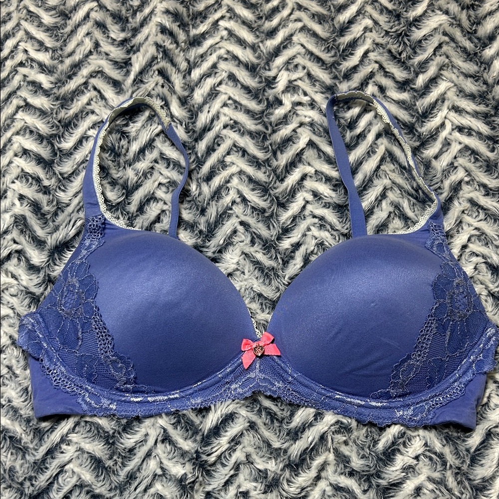 Victoria's Secret Body by Victoria No Wire Blue Bra with Pink Bow Accent